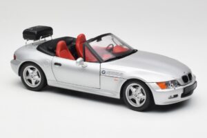 BMW Z3 Roadster S Nosičom Batožiny Strieborný UT Models 1:18 20407 Kov – obrázok 6 z 8