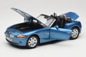 BMW Z4 E85 Modrý Metallic Motormax 1:18 73144 Kov – obrázok 2 z 8