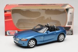 BMW Z4 E85 Modrý Metallic Motormax 1:18 73144 Kov – obrázok 8 z 8