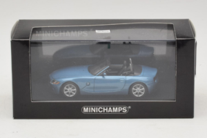 BMW Z4 E85 Kabriolet Light Blue Metallic Minichamps 1:43 BMW016 Kov – obrázok 4 z 4