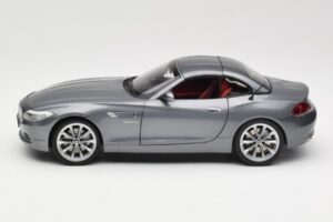 BMW Z4 E89 sDrive 35i Space Grey Metallic Kyosho 1:18 80432147085 Kov – obrázok 4 z 8