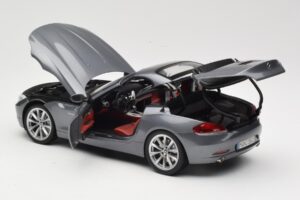 BMW Z4 E89 sDrive 35i Space Grey Metallic Kyosho 1:18 80432147085 Kov – obrázok 5 z 8