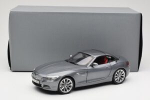 BMW Z4 E89 sDrive 35i Space Grey Metallic Kyosho 1:18 80432147085 Kov – obrázok 8 z 8