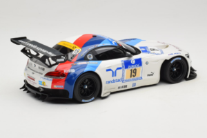 BMW Z4 GT3 #19 Team Schubert J. Muller / D. Muller ADAC 24 Hours Nurburgring 2013 Minichamps 1:18 151132319 Kov – obrázok 2 z 6