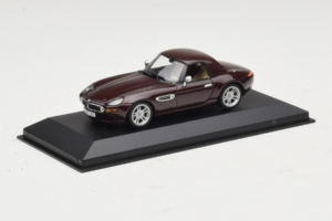BMW Z8 Hnedý Hardtop Minichamps 1:43 BMW019 Kov – obrázok 2 z 4