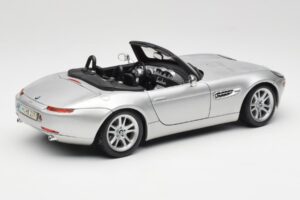BMW Z8 E52 Titanium Silver Maisto 1:18 536896 Kov – obrázok 3 z 8