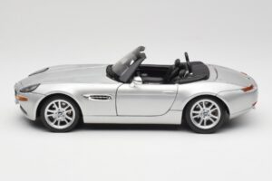 BMW Z8 E52 Titanium Silver Maisto 1:18 536896 Kov – obrázok 4 z 8