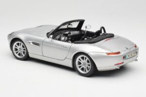 BMW Z8 E52 Titanium Silver Maisto 1:18 536896 Kov – obrázok 7 z 8