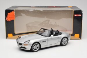 BMW Z8 E52 Titanium Silver Maisto 1:18 536896 Kov – obrázok 8 z 8