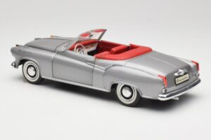 Borgward Isabella Kabriolet Strieborný Revell 1:18 08411 Kov – obrázok 7 z 8