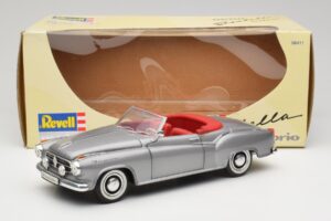 Borgward Isabella Kabriolet Strieborný Revell 1:18 08411 Kov – obrázok 8 z 8