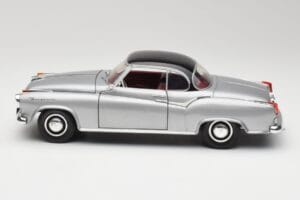 Borgward Isabella Coupe Šedý & Čierny Revell 1:18 8989 Kov – obrázok 3 z 8