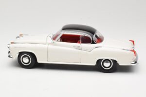 Borgward Isabella Coupe Biely Revell 1:18 08982-W1 Kov – obrázok 4 z 8