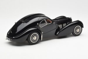 Bugatti 57SC Atlantic Čierny CMC 1:18 M-085 Kov – obrázok 2 z 6