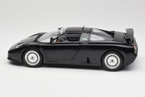 Bugatti EB110 Čierny Bburago 1:18 3055 Kov – obrázok 4 z 8