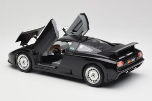 Bugatti EB110 Čierny Bburago 1:18 3055 Kov – obrázok 5 z 8