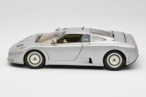 Bugatti EB110 Strieborný Bburago 1:18 3035-S Kov – obrázok 4 z 8