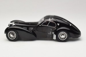Bugatti Type 57 SC Atlantic Čierny Solido 1:18 S1802101 Kov – obrázok 3 z 6