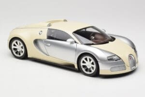 Bugatti Veyron Edition Centenaire Chrome Beige Minichamps 1:18 100110854 Kov – obrázok 6 z 8