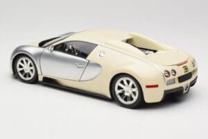 Bugatti Veyron Edition Centenaire Chrome Beige Minichamps 1:18 100110854 Kov – obrázok 7 z 8