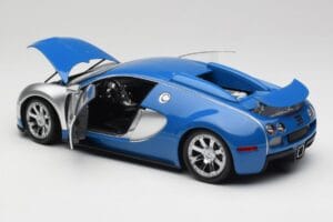 Bugatti Veyron Edition Centenaire Chrome Blue Minichamps 1:18 100110850-O Kov – obrázok 4 z 7