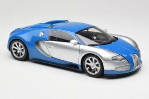 Bugatti Veyron Edition Centenaire Chrome Blue Minichamps 1:18 100110850-O Kov – obrázok 5 z 7
