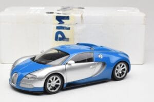 Bugatti Veyron Edition Centenaire Chrome Blue Minichamps 1:18 100110850-O Kov – obrázok 7 z 7