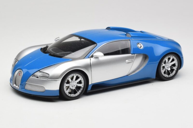 Bugatti Veyron Edition Centenaire Chrome Blue Minichamps 1:18 100110850-O Kov