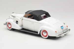 Buick Century Kabriolet Biely Signature Models 1:18 18131 Kov – obrázok 5 z 6