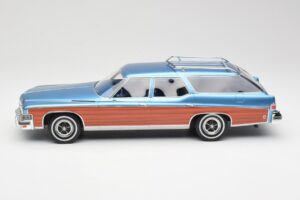 Buick Estate Wagon Light Blue Metallic BoS Models 1:18 BOS417 Živica – obrázok 3 z 6