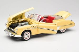 Buick Roadmaster Chrome Yellow Motormax 1:18 23124646-M17 Kov – obrázok 2 z 8