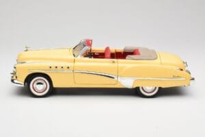Buick Roadmaster Chrome Yellow Motormax 1:18 23124646-M17 Kov – obrázok 4 z 8