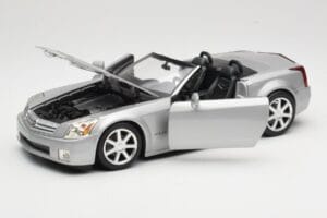 Cadillac XLR Cabrio Strieborný Hot Wheels 1:18 53838 Kov – obrázok 2 z 8