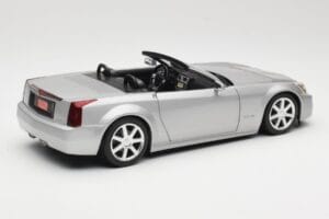 Cadillac XLR Cabrio Strieborný Hot Wheels 1:18 53838 Kov – obrázok 3 z 8