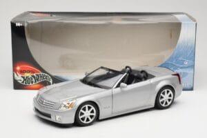 Cadillac XLR Cabrio Strieborný Hot Wheels 1:18 53838 Kov – obrázok 8 z 8