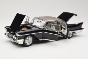 Cadillac Brougham Čierny Sun Star 1:18 4001 Kov – obrázok 2 z 8