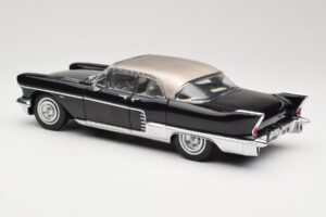 Cadillac Brougham Čierny Sun Star 1:18 4001 Kov – obrázok 7 z 8
