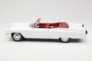 Cadillac DeVille Kabriolet Biely KK-Scale 1:18 KKDC180313 Kov – obrázok 3 z 6