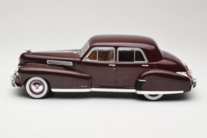 Cadillac Fleetwood 60 Special Sedan Červený MCG 1:18 MCG18071 Kov – obrázok 3 z 6