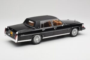 Cadillac Fleetwood Brougham Čierny MCG 1:18 MCG18250 Kov – obrázok 2 z 6