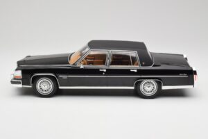 Cadillac Fleetwood Brougham Čierny MCG 1:18 MCG18250 Kov – obrázok 3 z 6
