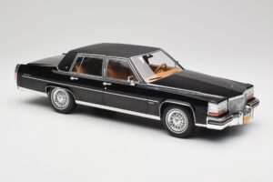 Cadillac Fleetwood Brougham Čierny MCG 1:18 MCG18250 Kov – obrázok 4 z 6