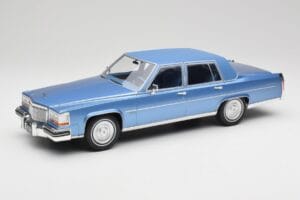 Cadillac Fleetwood Brougham Modrý Metalíza MCG 1:18 MCG18252 Kov