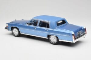 Cadillac Fleetwood Brougham Modrý Metalíza MCG 1:18 MCG18252 Kov – obrázok 5 z 6