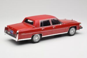 Cadillac Fleetwood Brougham Tmavo Červený Metalíza MCG 1:18 MCG18251 Kov – obrázok 2 z 6