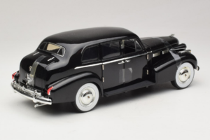 Cadillac Fleetwood Series 75 The Godfather Jada 1:18 91199 Kov – obrázok 2 z 6