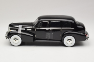 Cadillac Fleetwood Series 75 The Godfather Jada 1:18 91199 Kov – obrázok 3 z 6