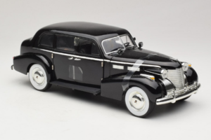 Cadillac Fleetwood Series 75 The Godfather Jada 1:18 91199 Kov – obrázok 4 z 6