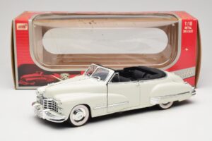 Cadillac Series 62 Kabriolet Biely Anson 1:18 30335 Kov – obrázok 8 z 8