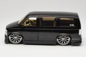 Chevrolet Astro Van Tuned Čierny Jada 1:18 63122 Kov – obrázok 4 z 8